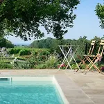 Maison Des Quatre Saisons Bed & Breakfast 4*