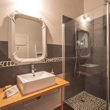 Maison Des Quatre Saisons فندق مبيت وإفطار 4*