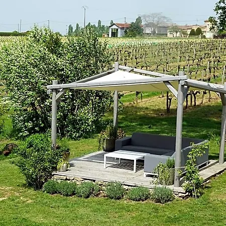 Maison Des Quatre Saisons Bed & Breakfast 4*