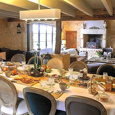 Maison Des Quatre Saisons 4* Les Esseintes